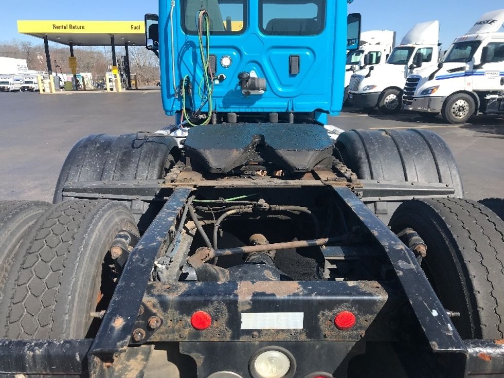 Day Cab Tractor-Heavy Duty Tractors-Freightliner-2017-Cascadia 12564ST-Westfield-MA-349,957\n\t\tmiles-$ 33,000 - Image 6