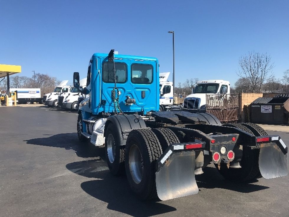 Day Cab Tractor-Heavy Duty Tractors-Freightliner-2017-Cascadia 12564ST-Westfield-MA-360,616\n\t\tmiles-$ 32,250 - Image 5