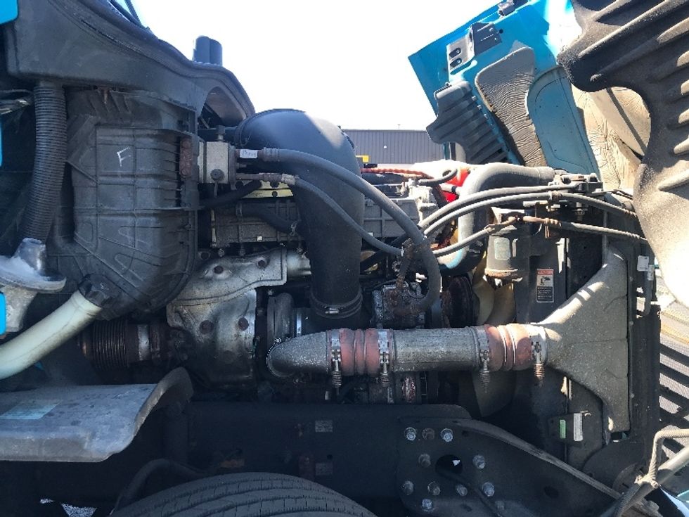 Day Cab Tractor-Heavy Duty Tractors-Freightliner-2017-Cascadia 12564ST-Westfield-MA-381,818\n\t\tmiles-$ 31,500 - Image 15