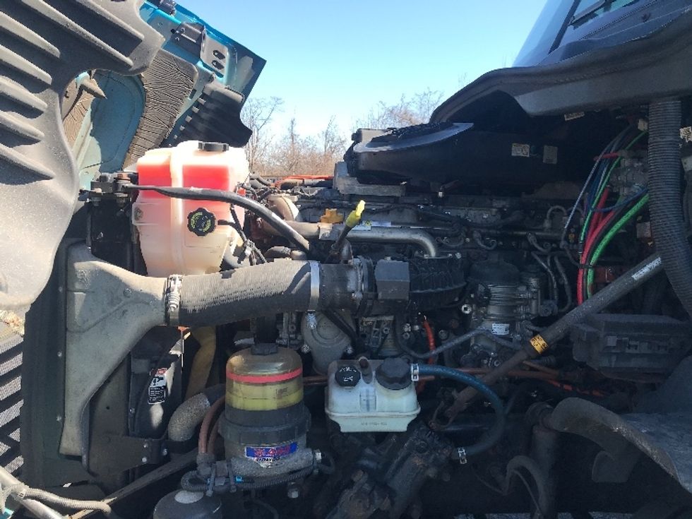 Day Cab Tractor-Heavy Duty Tractors-Freightliner-2017-Cascadia 12564ST-Westfield-MA-381,818\n\t\tmiles-$ 31,500 - Image 16