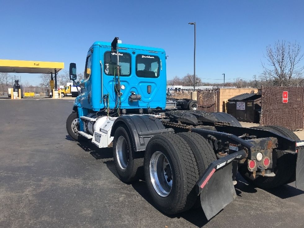 Day Cab Tractor-Heavy Duty Tractors-Freightliner-2017-Cascadia 12564ST-Westfield-MA-381,818\n\t\tmiles-$ 31,500 - Image 5