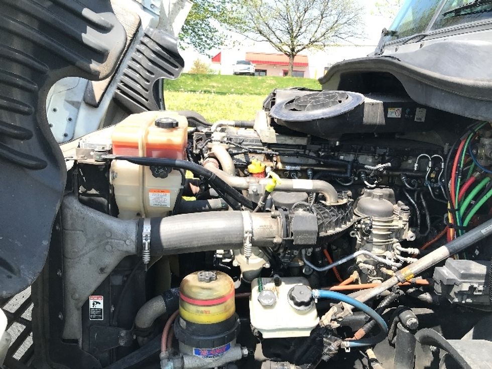 Day Cab Tractor-Heavy Duty Tractors-Freightliner-2017-Cascadia 12564ST-White Deer-PA-441,813\n\t\tmiles-$ 29,500 - Image 15