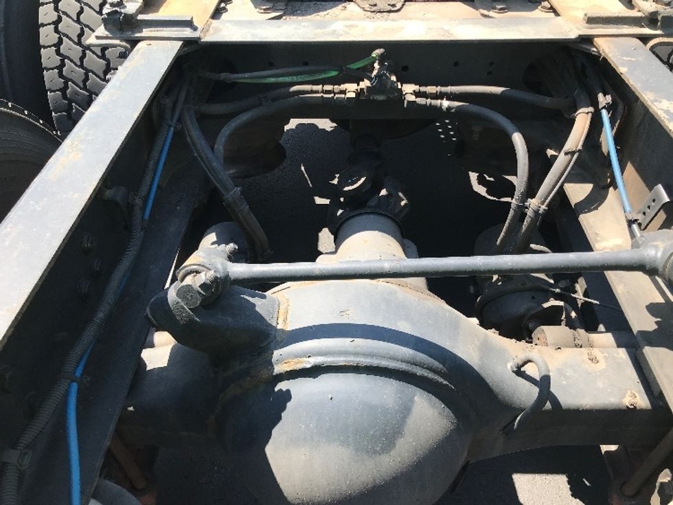 Day Cab Tractor-Heavy Duty Tractors-Freightliner-2017-Cascadia 12564ST-White Deer-PA-441,813\n\t\tmiles-$ 29,500 - Image 21