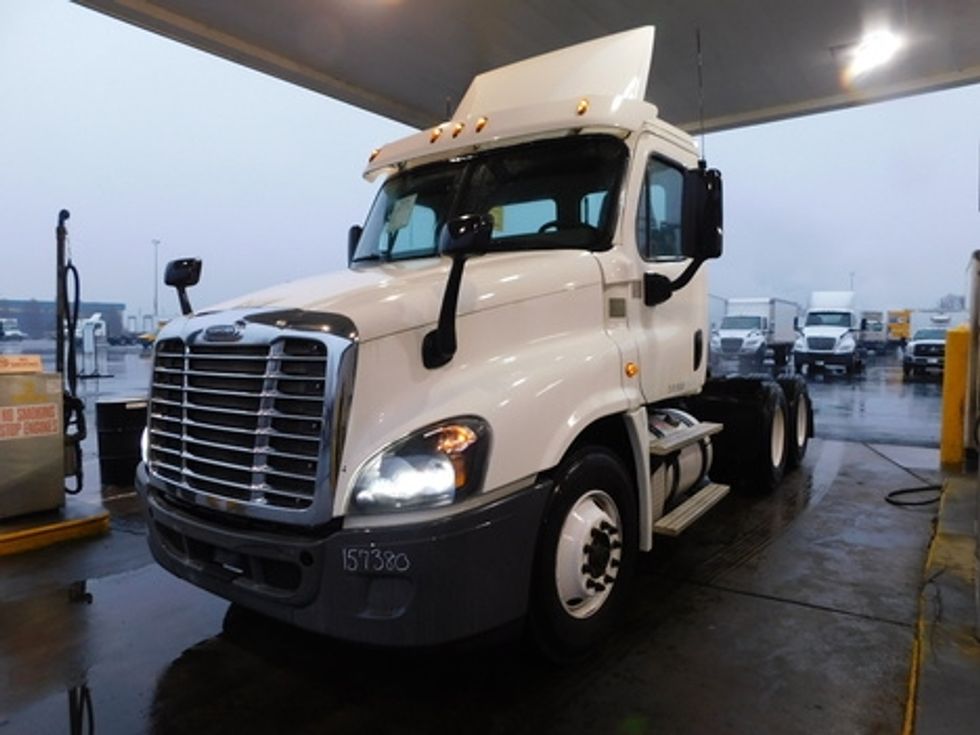 Day Cab Tractor-Heavy Duty Tractors-Freightliner-2017-Cascadia 12564ST-White Deer-PA-441,813\n\t\tmiles-$ 29,500 - Image 3