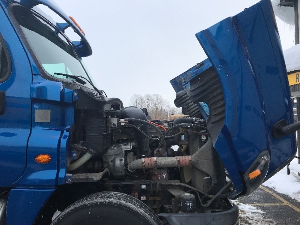 Day Cab Tractor-Heavy Duty Tractors-Freightliner-2017-Cascadia 12564ST-Whitesboro-NY-399,924\n\t\tmiles-$ 35,500 - Image 15