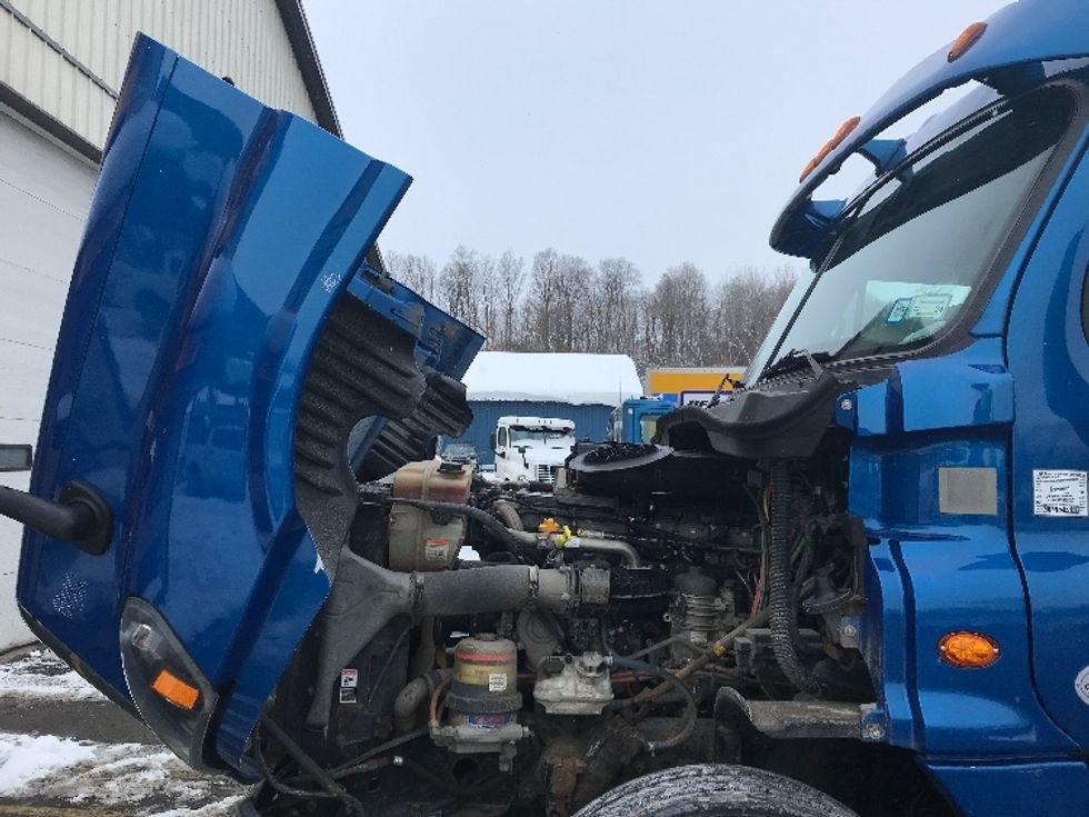 Day Cab Tractor-Heavy Duty Tractors-Freightliner-2017-Cascadia 12564ST-Whitesboro-NY-399,924\n\t\tmiles-$ 35,500 - Image 16