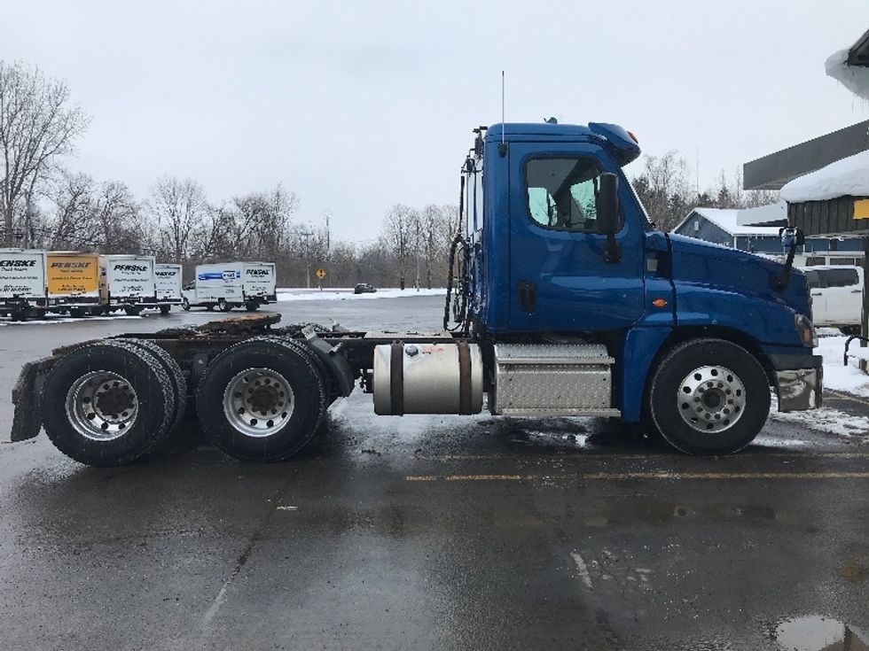 Day Cab Tractor-Heavy Duty Tractors-Freightliner-2017-Cascadia 12564ST-Whitesboro-NY-399,924\n\t\tmiles-$ 35,500 - Image 8