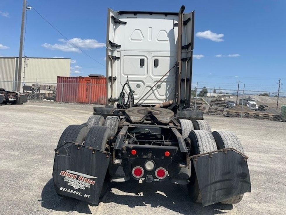 Day Cab Tractor-Heavy Duty Tractors-Freightliner-2017-Cascadia 12584ST-Spokane Valley-WA-560,373\n\t\tmiles-$ 53,000 - Image 4