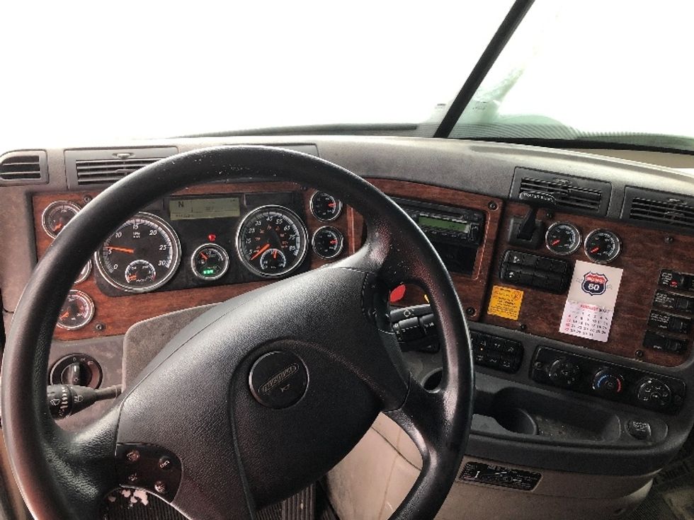 Day Cab Tractor-Heavy Duty Tractors-Freightliner-2017-Cascadia 12584ST-Spokane Valley-WA-560,373\n\t\tmiles-$ 53,000 - Image 9