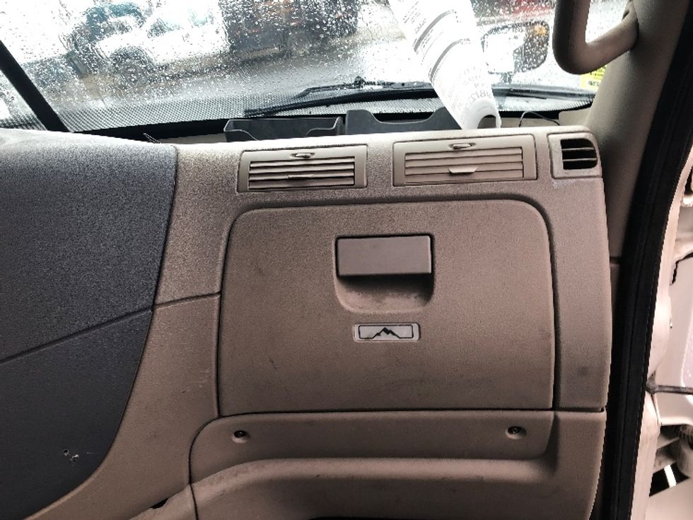 Day Cab Tractor-Heavy Duty Tractors-Freightliner-2017-Cascadia 12584ST-Spokane Valley-WA-577,832\n\t\tmiles-$ 51,500 - Image 13