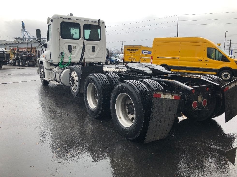 Day Cab Tractor-Heavy Duty Tractors-Freightliner-2017-Cascadia 12584ST-Spokane Valley-WA-577,832\n\t\tmiles-$ 51,500 - Image 5