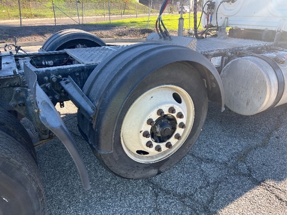 Day Cab Tractor-Heavy Duty Tractors-Freightliner-2017-Cascadia 12584ST-Torrance-CA-79,088\n\t\tmiles-$ 68,000 - Image 17