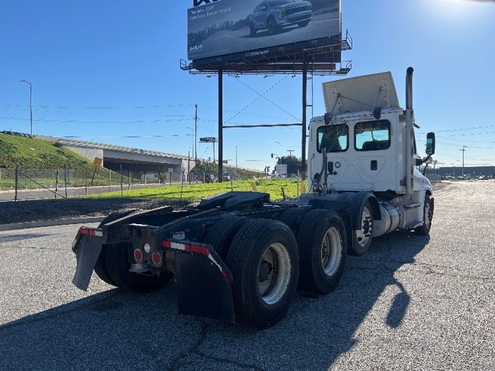 Day Cab Tractor-Heavy Duty Tractors-Freightliner-2017-Cascadia 12584ST-Torrance-CA-79,088\n\t\tmiles-$ 68,000 - Image 7