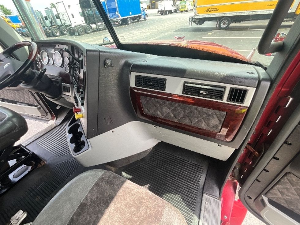 Day Cab Tractor-Heavy Duty Tractors-Freightliner-2017-CORONADO-Cambridge-ON-247,653\n\t\tkm-$ 65,500 - Image 13