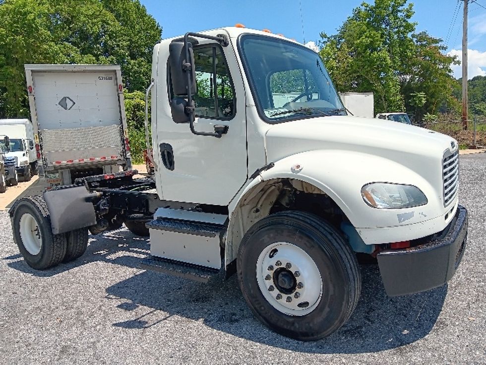 Day Cab Tractor-Heavy Duty Tractors-Freightliner-2017-M2-Cleveland-TN-184,910\n\t\tmiles-$ 48,000 - Image 1