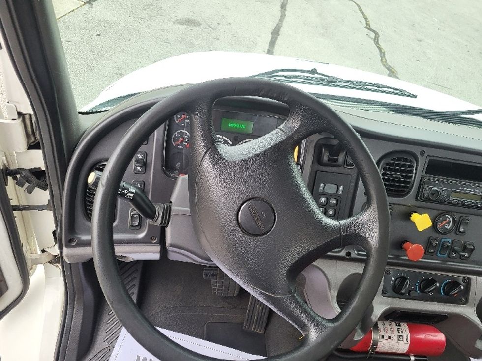 Day Cab Tractor-Heavy Duty Tractors-Freightliner-2017-M2-Cookeville-TN-156,343\n\t\tmiles-$ 49,750 - Image 11