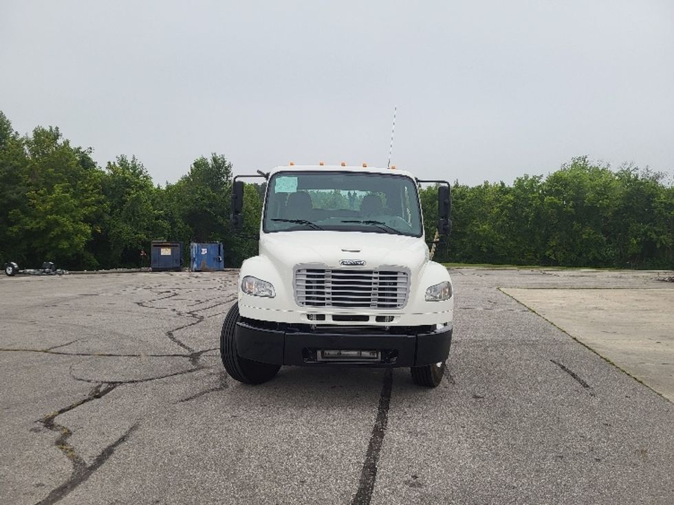 Day Cab Tractor-Heavy Duty Tractors-Freightliner-2017-M2-Cookeville-TN-156,343\n\t\tmiles-$ 49,750 - Image 2