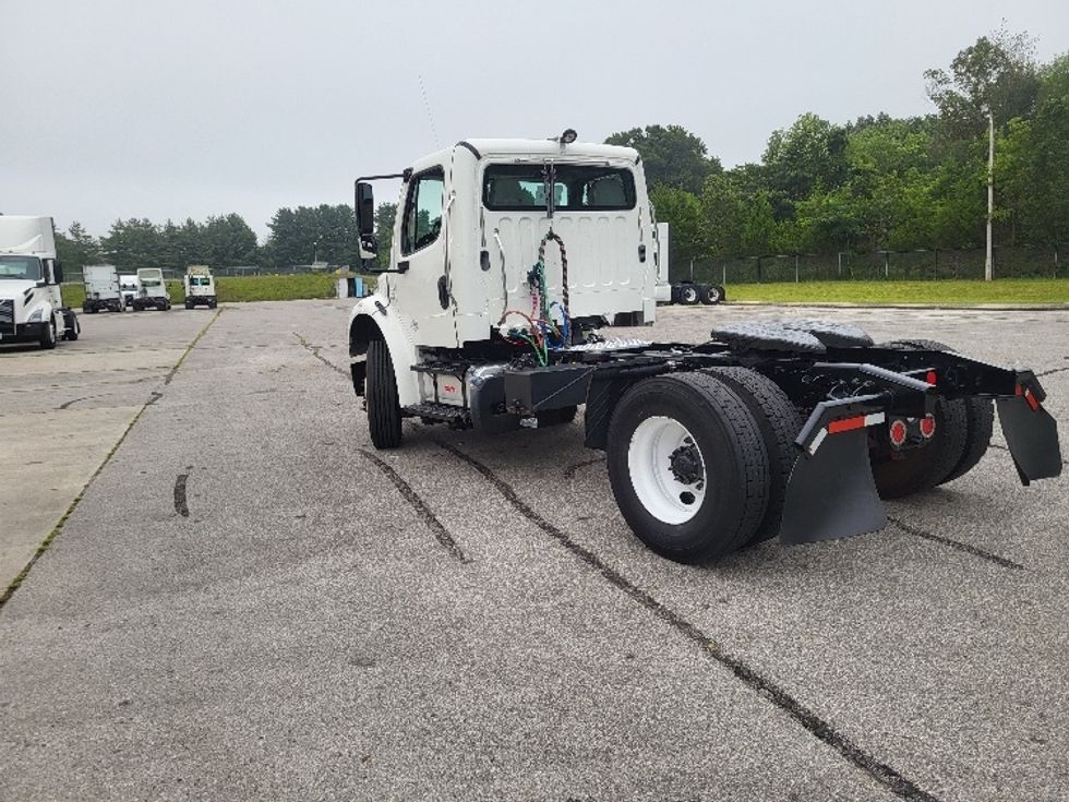 Day Cab Tractor-Heavy Duty Tractors-Freightliner-2017-M2-Cookeville-TN-156,343\n\t\tmiles-$ 49,750 - Image 5