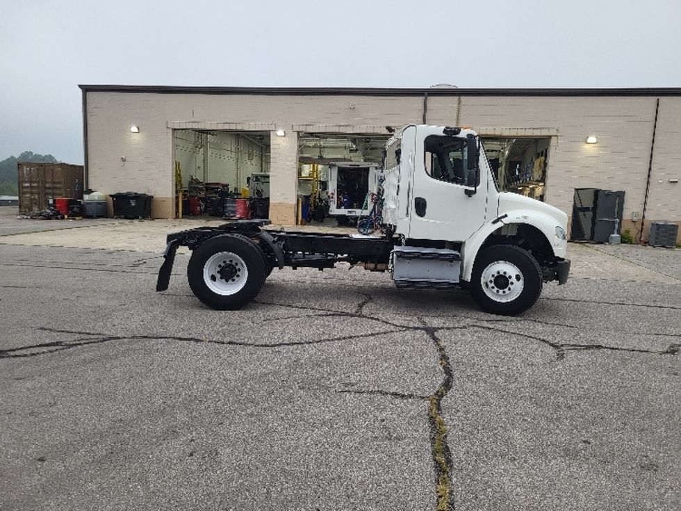 Day Cab Tractor-Heavy Duty Tractors-Freightliner-2017-M2-Cookeville-TN-156,343\n\t\tmiles-$ 49,750 - Image 8