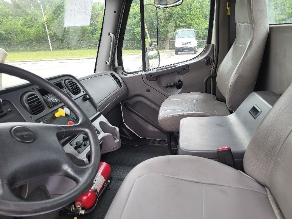 Day Cab Tractor-Heavy Duty Tractors-Freightliner-2017-M2-Cookeville-TN-223,195\n\t\tmiles-$ 46,000 - Image 10