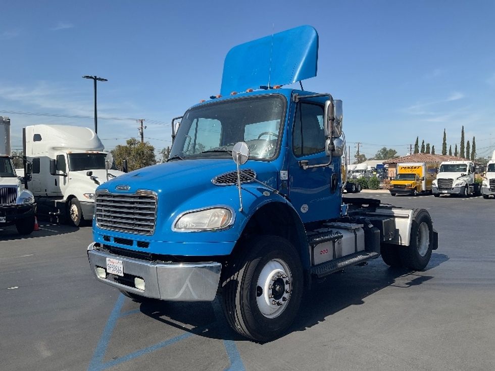 Day Cab Tractor-Heavy Duty Tractors-Freightliner-2017-M2-Fontana-CA-226,356\n\t\tmiles-$ 54,000 - Image 3