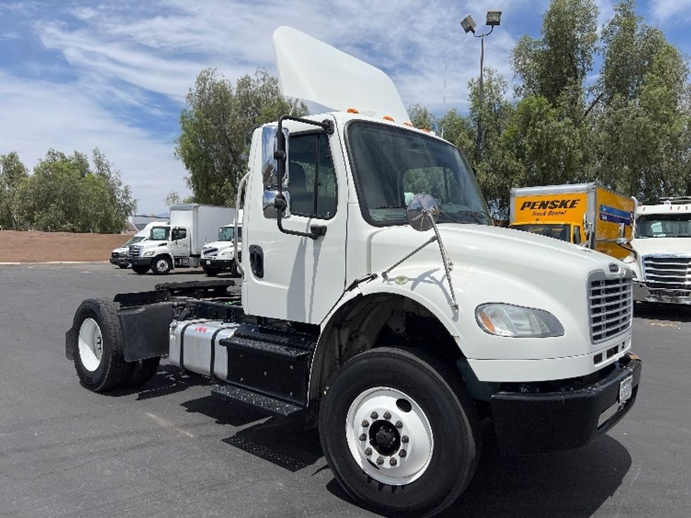 2017 Freightliner M2 Day Cab Tractor