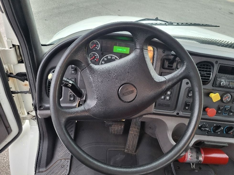 Day Cab Tractor-Heavy Duty Tractors-Freightliner-2017-M2-Morristown-TN-179,697\n\t\tmiles-$ 48,500 - Image 11