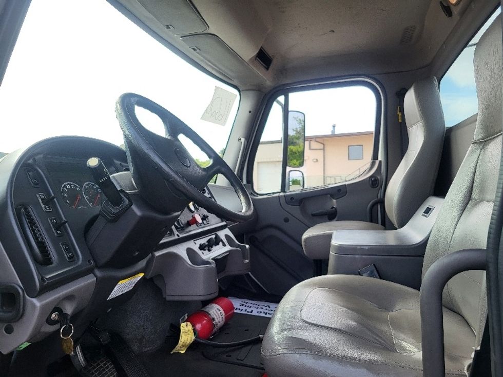 Day Cab Tractor-Heavy Duty Tractors-Freightliner-2017-M2-Morristown-TN-192,096\n\t\tmiles-$ 47,750 - Image 10