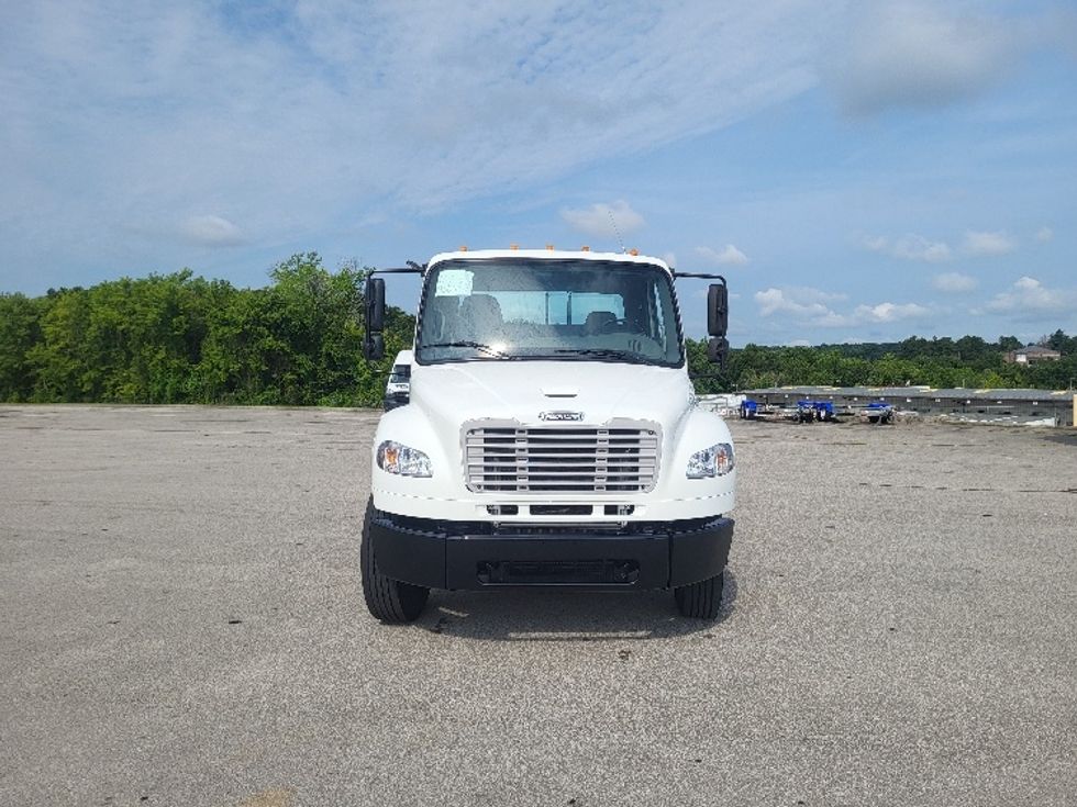 Day Cab Tractor-Heavy Duty Tractors-Freightliner-2017-M2-Morristown-TN-192,096\n\t\tmiles-$ 47,750 - Image 2