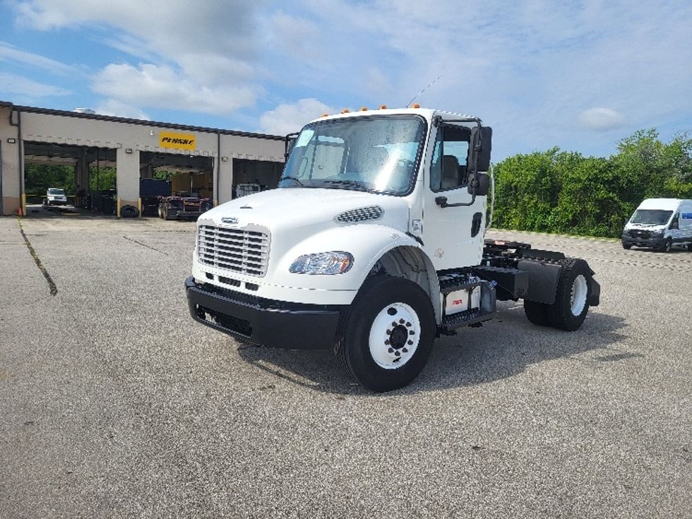 Day Cab Tractor-Heavy Duty Tractors-Freightliner-2017-M2-Morristown-TN-192,096\n\t\tmiles-$ 47,750 - Image 3
