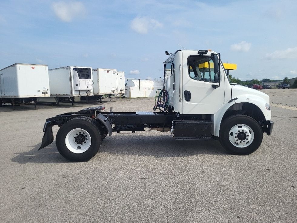 Day Cab Tractor-Heavy Duty Tractors-Freightliner-2017-M2-Morristown-TN-192,096\n\t\tmiles-$ 47,750 - Image 8