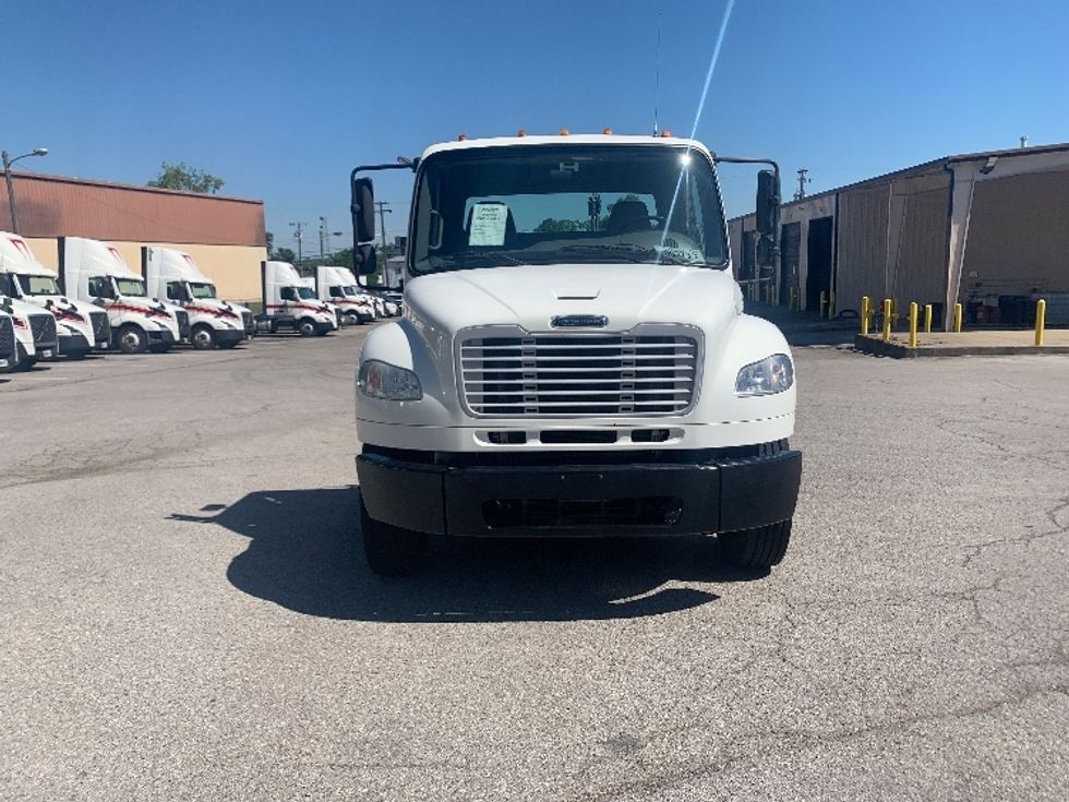 Day Cab Tractor-Heavy Duty Tractors-Freightliner-2017-M2-Nashville (Mount Juliet)-TN-152,707\n\t\tmiles-$ 49,000 - Image 2