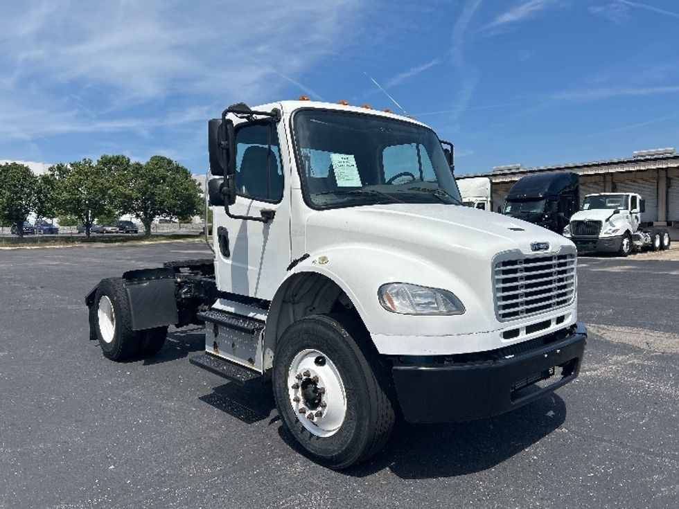 Day Cab Tractor-Heavy Duty Tractors-Freightliner-2017-M2-Nashville (Mount Juliet)-TN-166,760\n\t\tmiles-$ 48,750 - Image 1