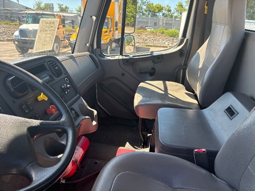 Day Cab Tractor-Heavy Duty Tractors-Freightliner-2017-M2-Nashville (Mount Juliet)-TN-197,543\n\t\tmiles-$ 46,250 - Image 10