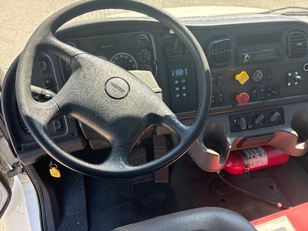 Day Cab Tractor-Heavy Duty Tractors-Freightliner-2017-M2-Nashville (Mount Juliet)-TN-197,543\n\t\tmiles-$ 46,250 - Image 11