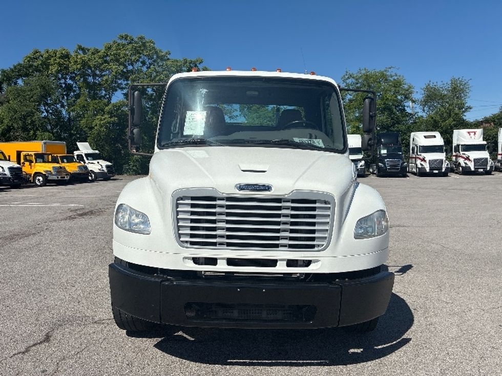 Day Cab Tractor-Heavy Duty Tractors-Freightliner-2017-M2-Nashville (Mount Juliet)-TN-197,543\n\t\tmiles-$ 46,250 - Image 2