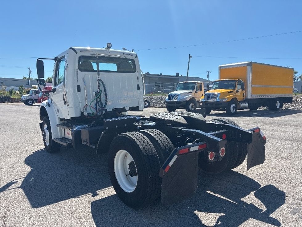 Day Cab Tractor-Heavy Duty Tractors-Freightliner-2017-M2-Nashville (Mount Juliet)-TN-197,543\n\t\tmiles-$ 46,250 - Image 5
