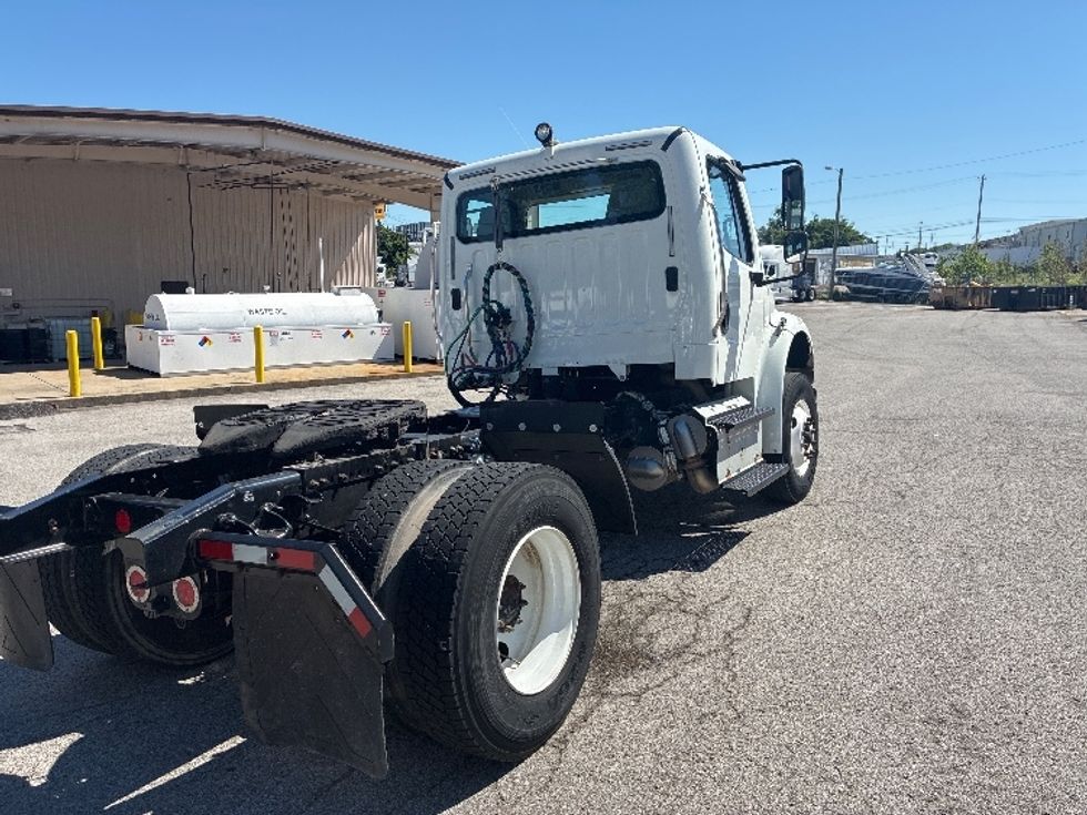 Day Cab Tractor-Heavy Duty Tractors-Freightliner-2017-M2-Nashville (Mount Juliet)-TN-197,543\n\t\tmiles-$ 46,250 - Image 7