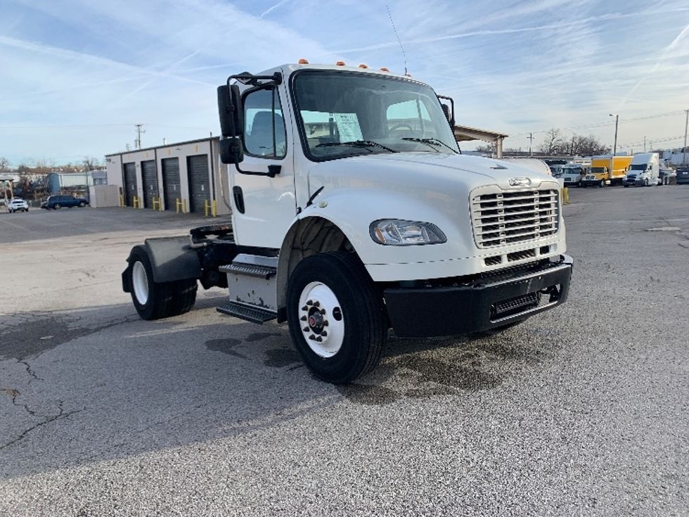 Day Cab Tractor-Heavy Duty Tractors-Freightliner-2017-M2-Nashville (Mount Juliet)-TN-204,917\n\t\tmiles-$ 46,000 - Image 1