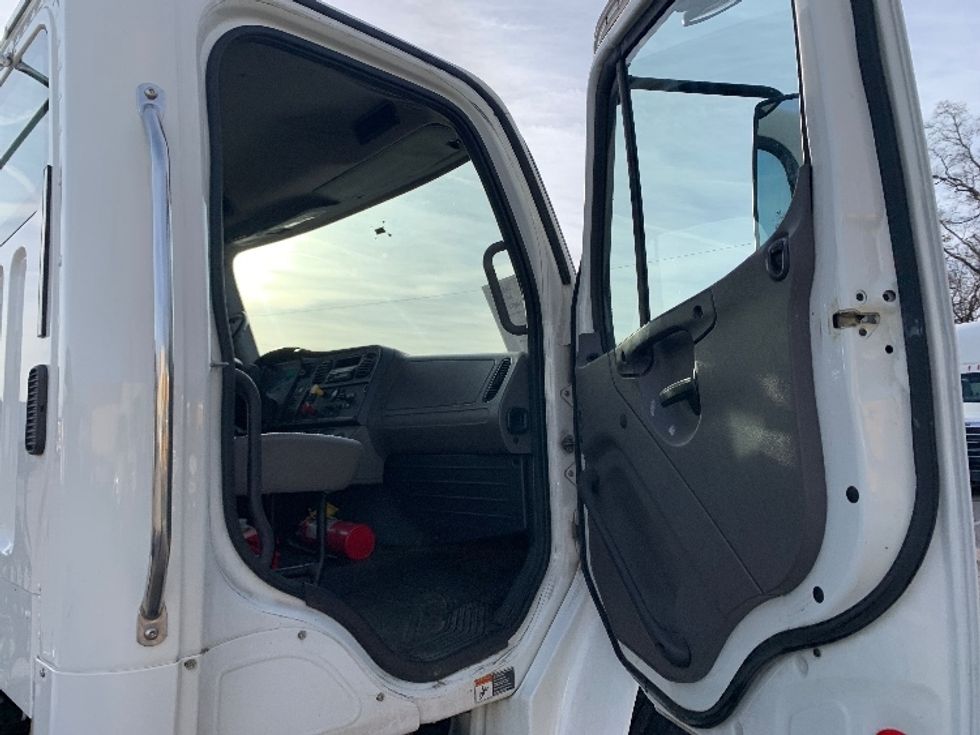 Day Cab Tractor-Heavy Duty Tractors-Freightliner-2017-M2-Nashville (Mount Juliet)-TN-204,917\n\t\tmiles-$ 46,000 - Image 12
