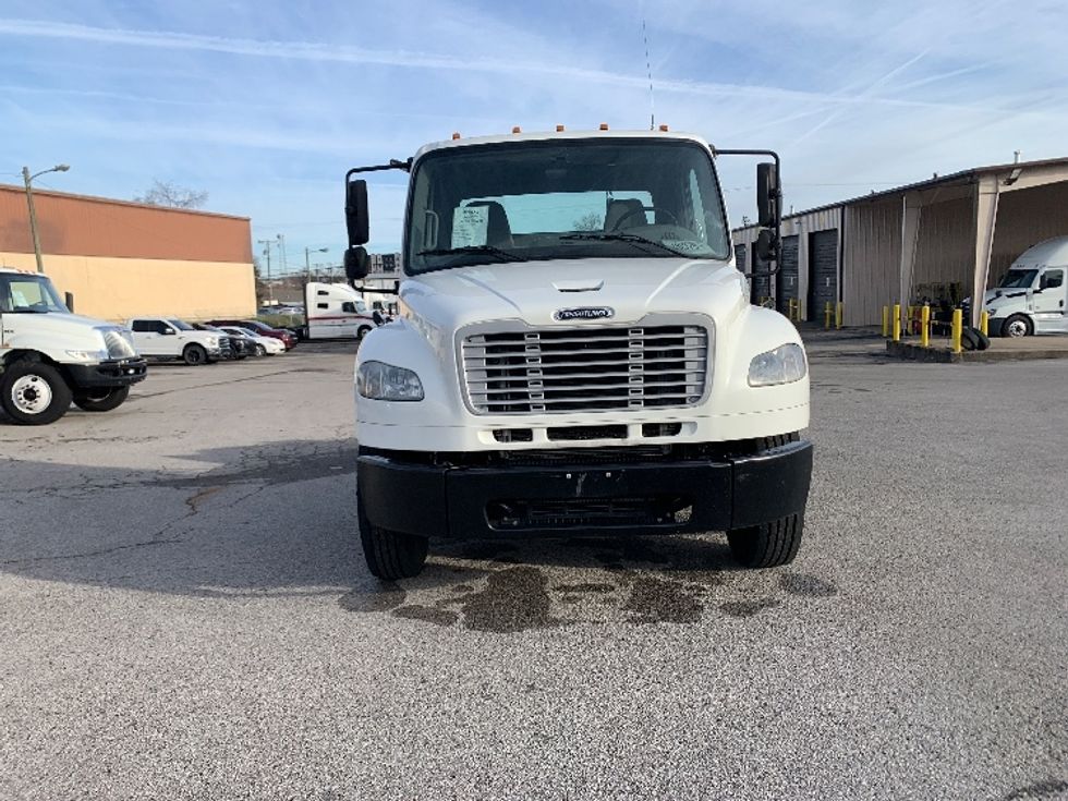 Day Cab Tractor-Heavy Duty Tractors-Freightliner-2017-M2-Nashville (Mount Juliet)-TN-204,917\n\t\tmiles-$ 46,000 - Image 2
