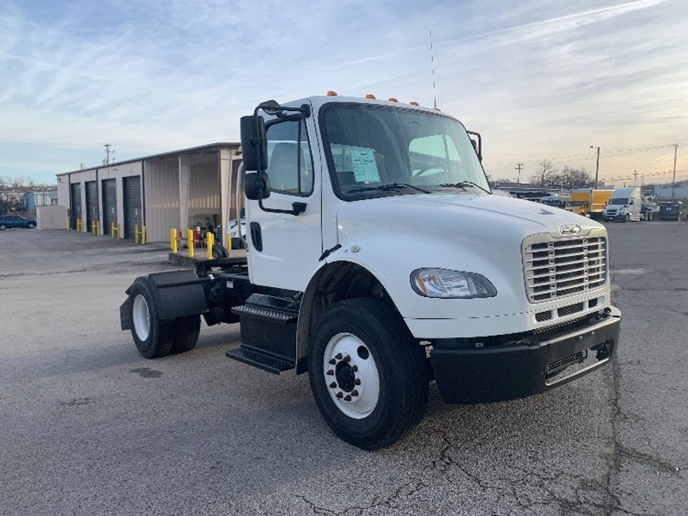 Day Cab Tractor-Heavy Duty Tractors-Freightliner-2017-M2-Nashville (Mount Juliet)-TN-211,198\n\t\tmiles-$ 45,500 - Image 1