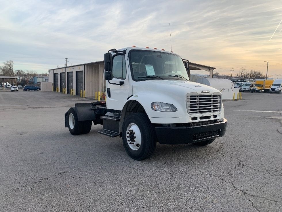 Day Cab Tractor-Heavy Duty Tractors-Freightliner-2017-M2-Nashville (Mount Juliet)-TN-227,395\n\t\tmiles-$ 44,750 - Image 1