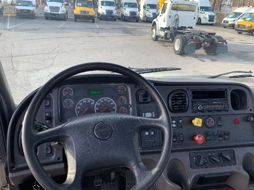 Day Cab Tractor-Heavy Duty Tractors-Freightliner-2017-M2-Nashville (Mount Juliet)-TN-255,000\n\t\tmiles-$ 43,250 - Image 11