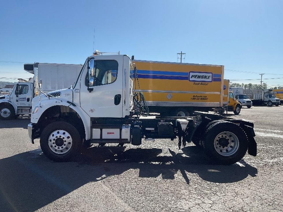 Day Cab Tractor-Heavy Duty Tractors-Freightliner-2017-M2-Tacoma-WA-129,992\n\t\tmiles-$ 52,250 - Image 4
