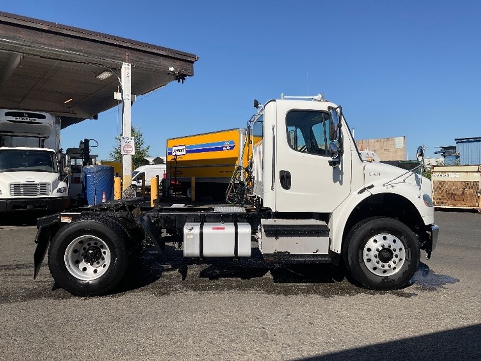 Day Cab Tractor-Heavy Duty Tractors-Freightliner-2017-M2-Tacoma-WA-129,992\n\t\tmiles-$ 52,250 - Image 8