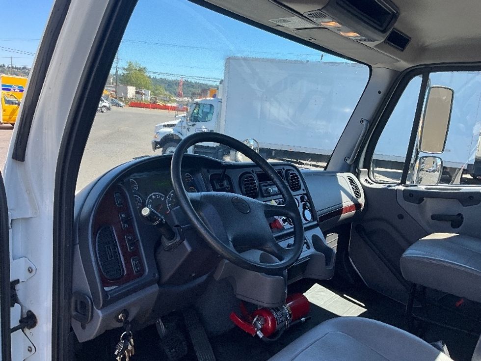 Day Cab Tractor-Heavy Duty Tractors-Freightliner-2017-M2-Tacoma-WA-196,335\n\t\tmiles-$ 46,000 - Image 10