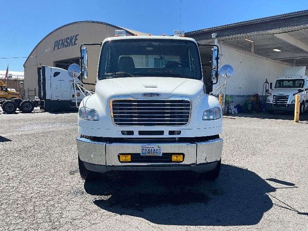 Day Cab Tractor-Heavy Duty Tractors-Freightliner-2017-M2-Tacoma-WA-196,335\n\t\tmiles-$ 46,000 - Image 2