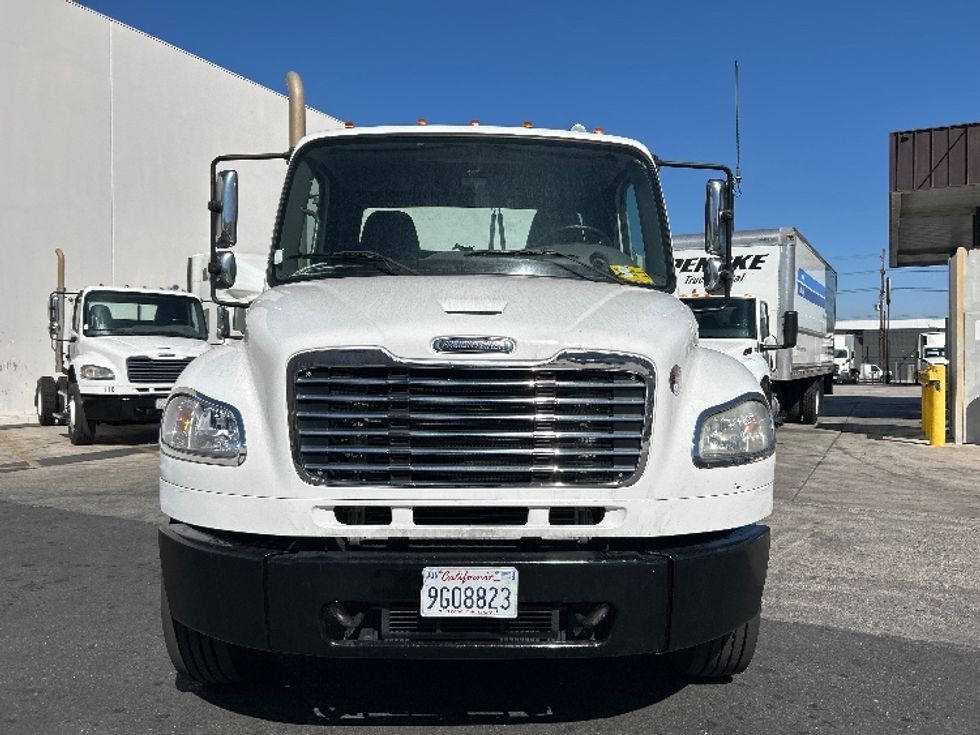 Day Cab Tractor-Heavy Duty Tractors-Freightliner-2017-M2-Torrance-CA-160,741\n\t\tmiles-$ 46,500 - Image 2