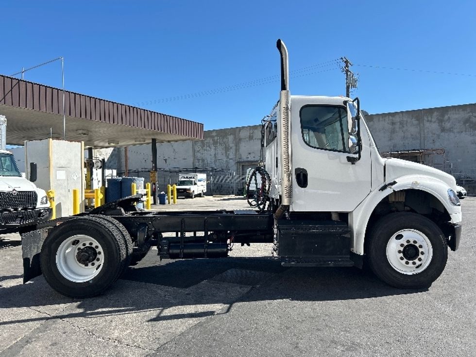 Day Cab Tractor-Heavy Duty Tractors-Freightliner-2017-M2-Torrance-CA-160,741\n\t\tmiles-$ 46,500 - Image 8